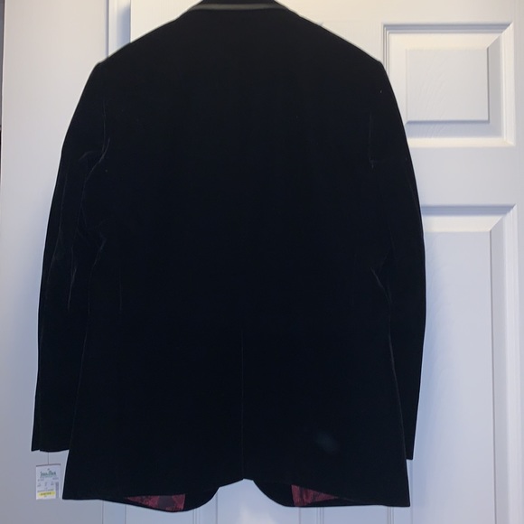 40 Regular, Black velvet tuxedo jacket, satin trim, never worn, tags attached - Picture 5 of 5